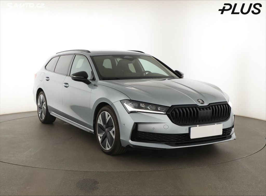 Škoda Superb, 2.0 TDI, Sportline, Navigace